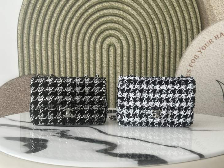 Picture of Chanel Handbags 2 _SKUfw239851495fw
